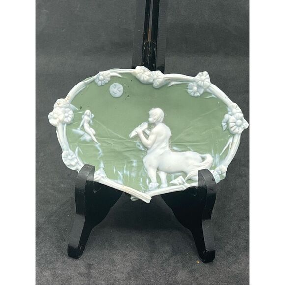 VTG Oval Jasper Ware Sage Green Trinket Dish Oval Shaped Sagittarius Centurion - Picture 1 of 8